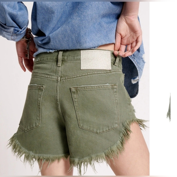 One Teaspoon Outlaws Low Waist Mid Length Denim Shorts. SZ 31 (12) MSRP $110 NWT - Picture 6 of 8